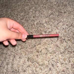 Milani understatement lip liner dessert  rose 🥀